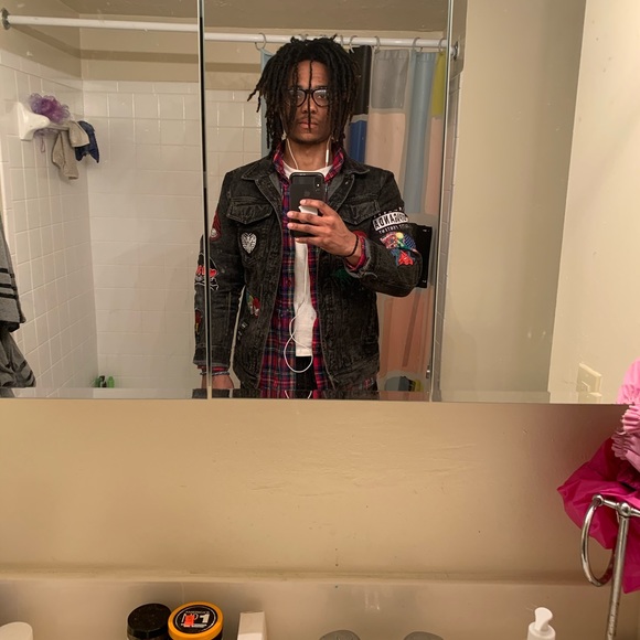 Meet your Posher, Alexis - Picture 1 of 1